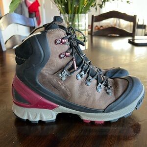 New hiking shoes